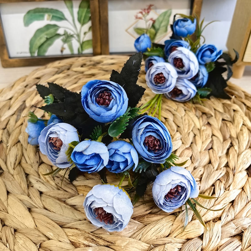 Искусственные цветы в Курске | Цветы искусственные «Камелии», голубые, букет