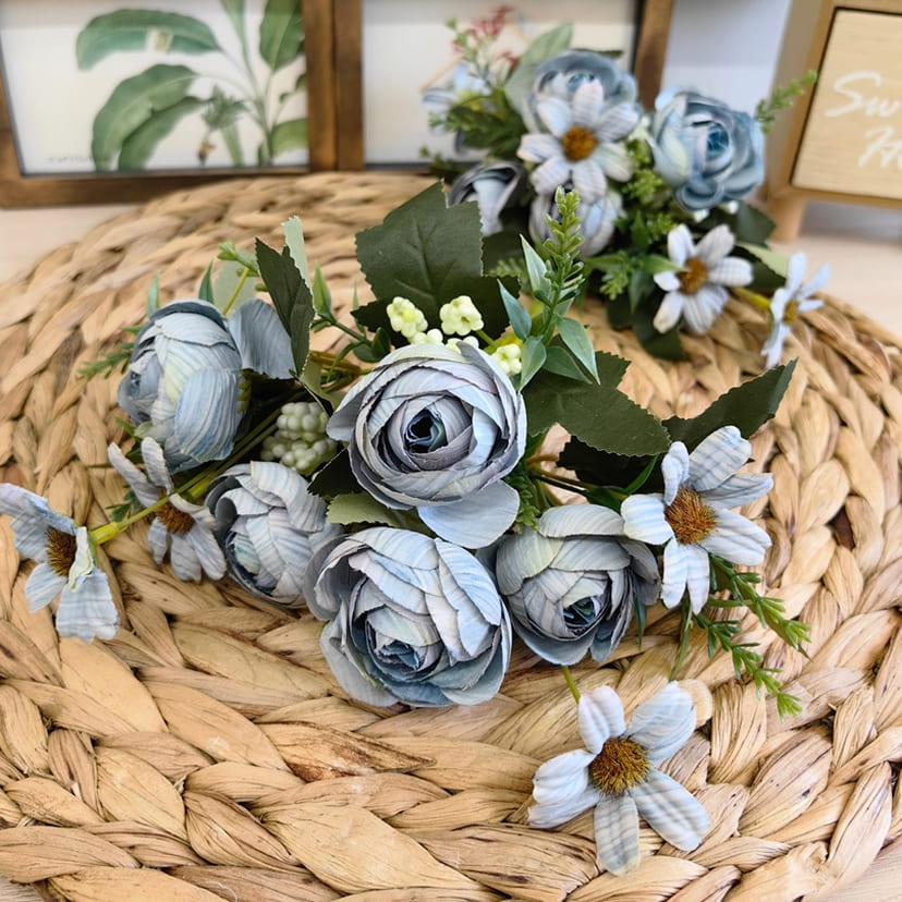 Искусственные цветы в Курске | Цветы искусственные «Камелии с мелкоцветом», голубые, букет